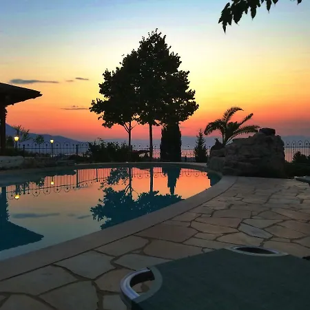 Luxury Wooden With Pool, The Nest Villa Kato Korakiana