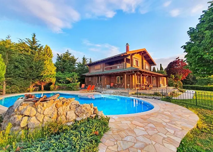 Luxury Wooden With Pool, The Nest *