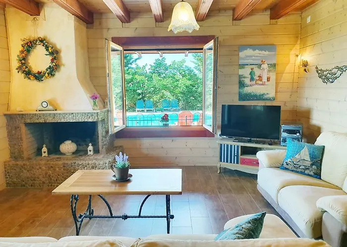 Luxury Wooden With Pool, The Nest