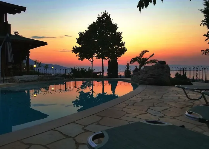 Luxury Wooden With Pool, The Nest 别墅 卡托克拉克阿纳