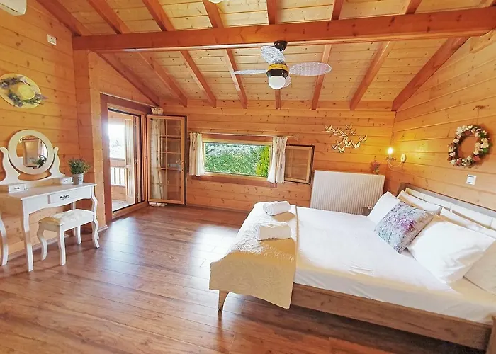 Luxury Wooden With Pool, The Nest 别墅